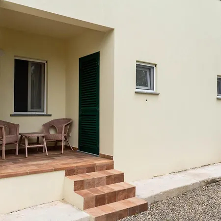 Casa Dei Prati Village * لاكونا